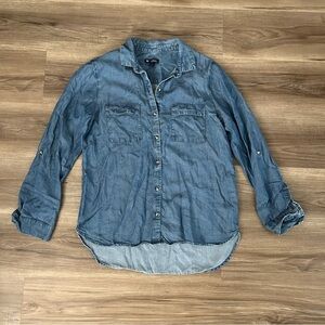 GAP 100% Lyocell Boyfriend Fit Blue Chambray Button Down Top Women Size Medium